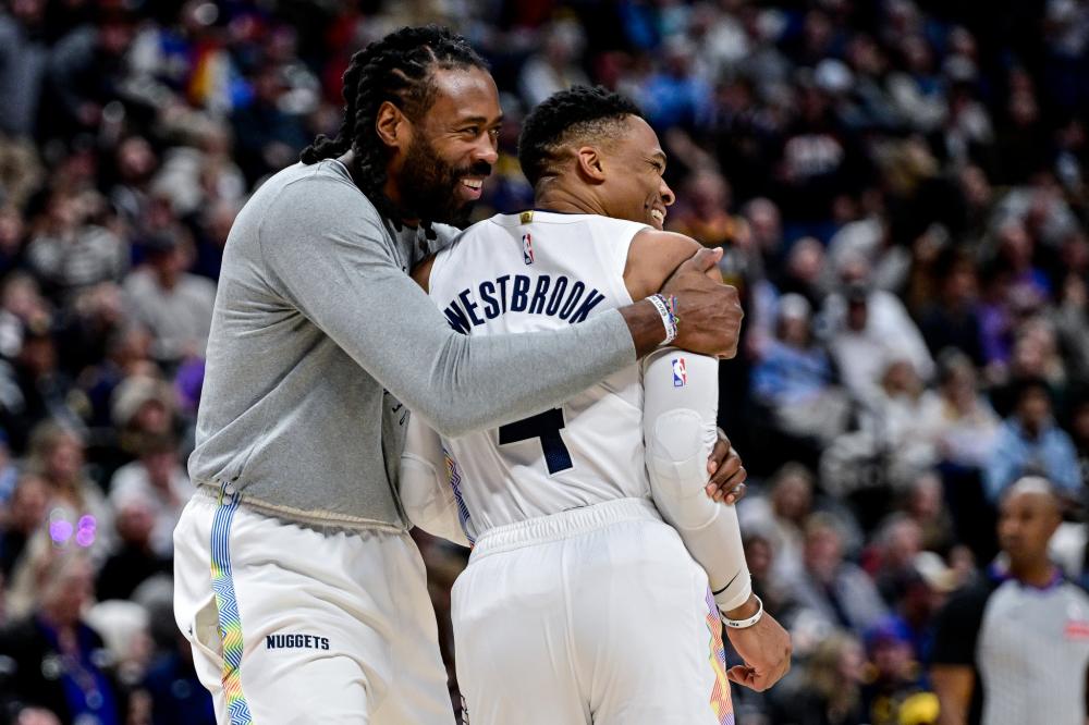 篮板全面落 篮板全面落