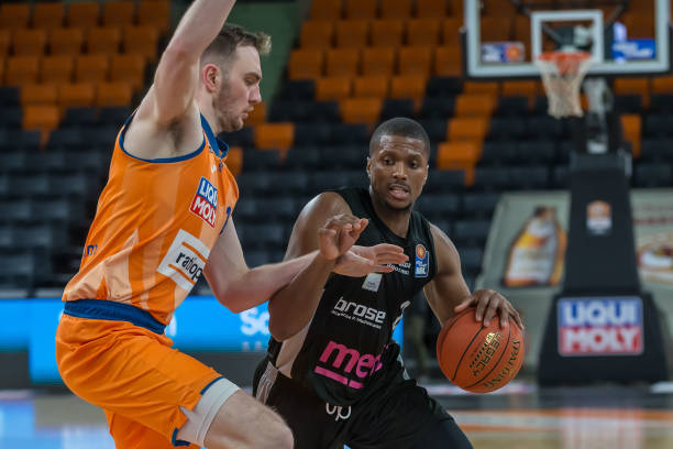 钟奠定了胜 钟奠定了胜